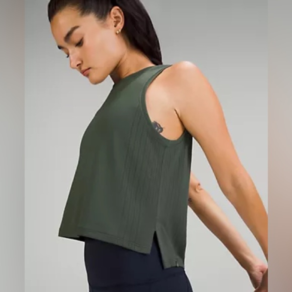 Lululemon Train To Be Tank Top Women’s size 8 green